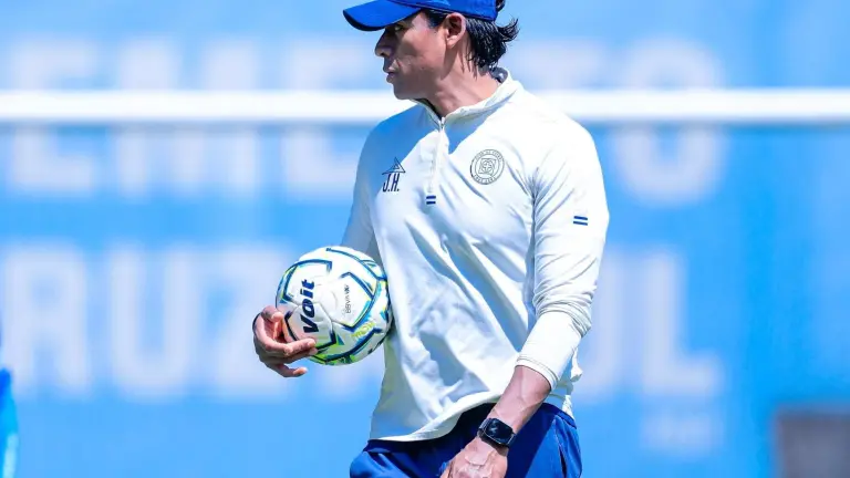 El sinaloense buscará otro título como entrenador del Cruz Azul, cuando se mida este miércoles al Inter de Miami por el Campeones Cup.