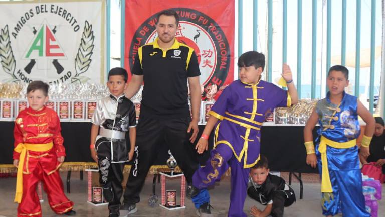 Estudiantes de 20 escuelas de artes marciales compiten en tres modalidades.