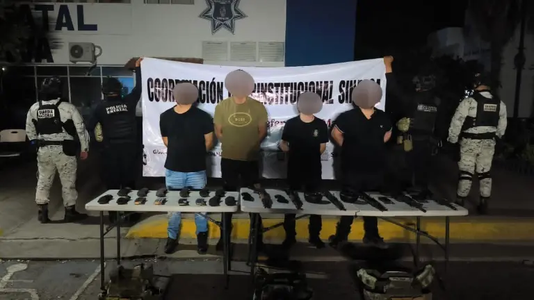 Los civiles y el armamento fueron asegurados y puestos a disposición del Ministerio Público Federal.