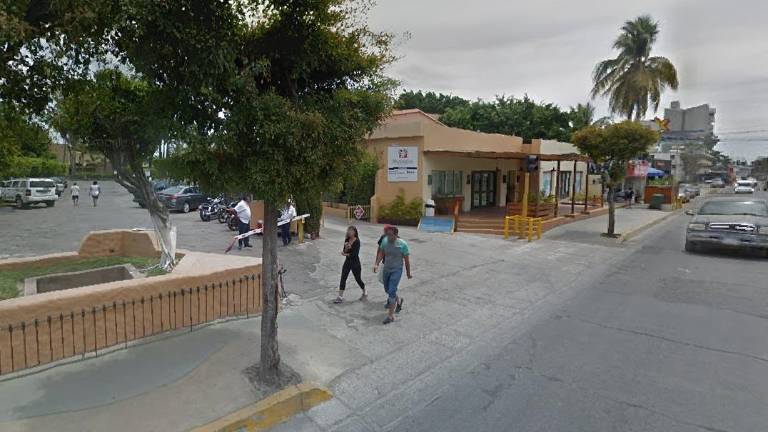 Me dijo que sólo vino a revisar si estábamos vivos