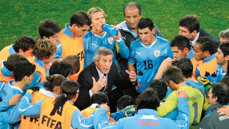 Tabárez, DT de Uruguay, es despedido por malos resultados luego de 15 años al mando