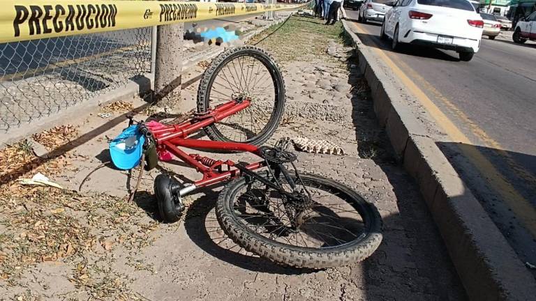 Un ciclista fallecó en Mazatlán tras ser atropellado sobre el Libramiento Colosio.