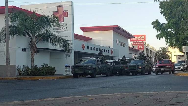 Un fuerte operativo se registró a las afueras de la Cruz Roja Culiacán