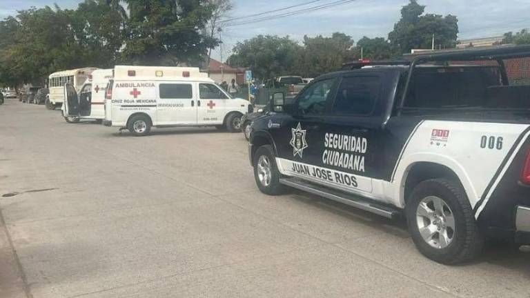 El presunto agresor se habría quitado la vida sobre la carretera México 15, en el tramo entre Juan José Ríos y Los Mochis.