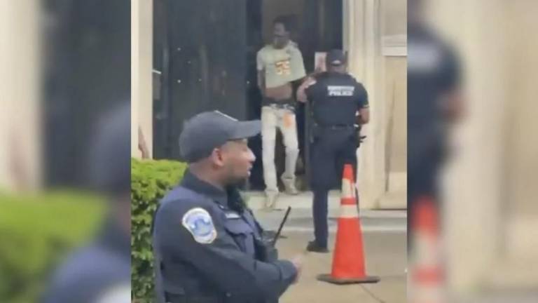 Autoridades estadounidenses detuvieron al hombre armado tras un operativo en el Instituto Cultural Mexicano en Washington D.C.