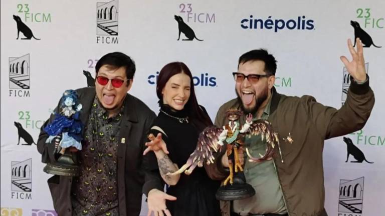 Roy y Arturo Ambriz, y Mireya Mendoza, de la película ‘Soy Frankelda’.