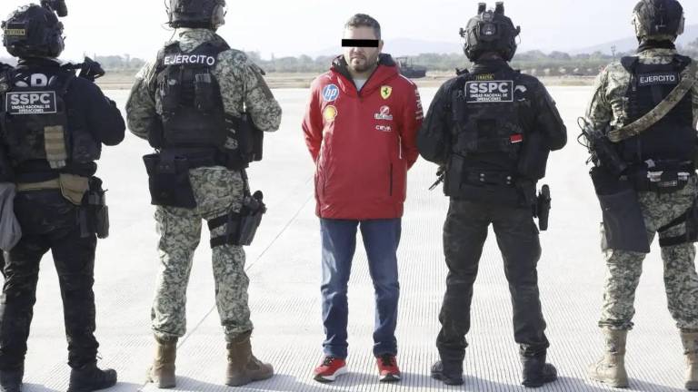 Diego Rivera Navarrete, Alcalde de Tequila, Jalisco, fue detenido por autoridades federales acusado de extorsión.