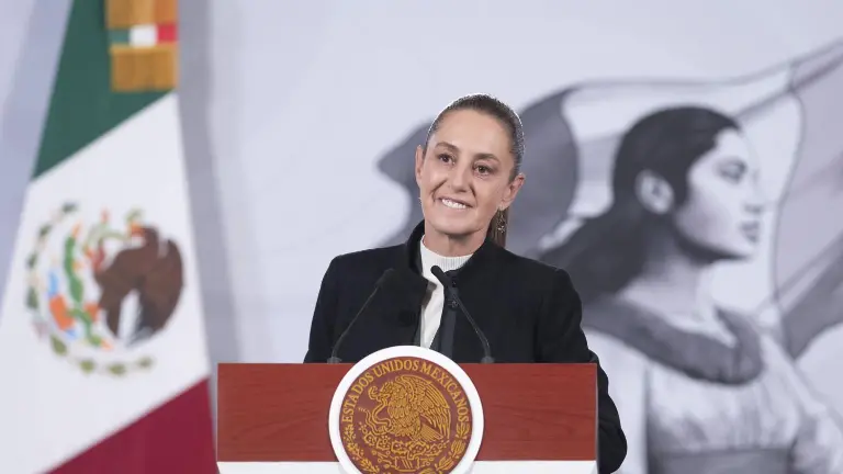 La Presidenta de México Claudia Sheinbaum Pardo adelanta información sobre el accidente de la aeronave de la Secretaría de Marina.