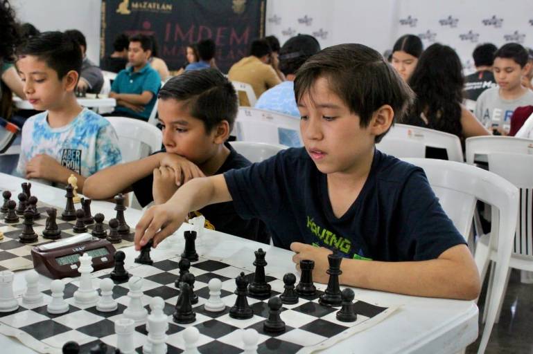 Ajedrecistas en Mazatlán compiten por su pase al Campeonato Nacional en intensa eliminatoria