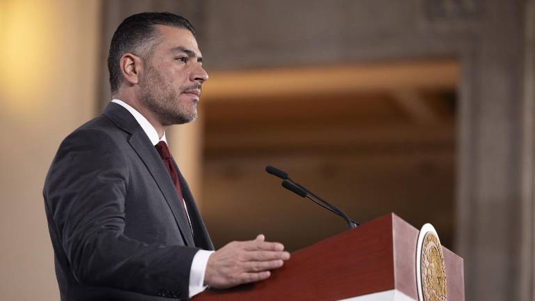 Omar García Harfuch, Secretario de Seguridad, presenta un reporte que señala la disminución de los homicidios dolosos en México.