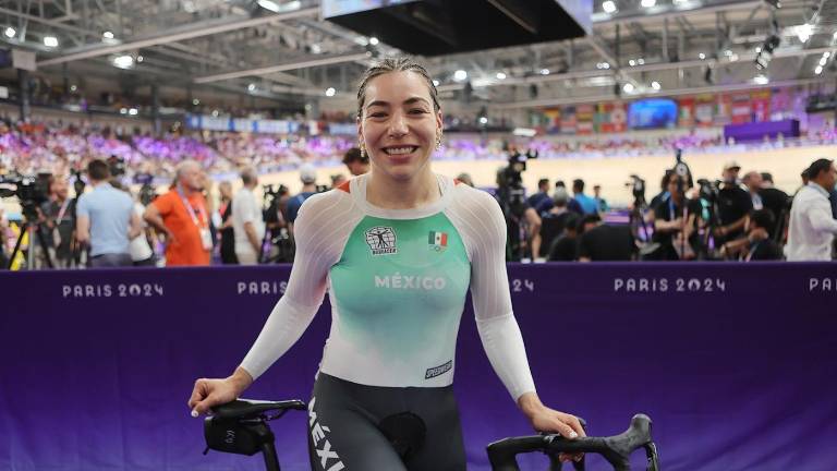 La ciclista de Culiacán completó una brillante actuación con dos oros y una plata, consolidándose como una de las máximas figuras del ciclismo de pista mexicano.