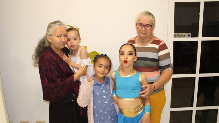 Las pequeñas Frida, Helena y Jade debutan como bailarinas en ‘El Cascanueces’