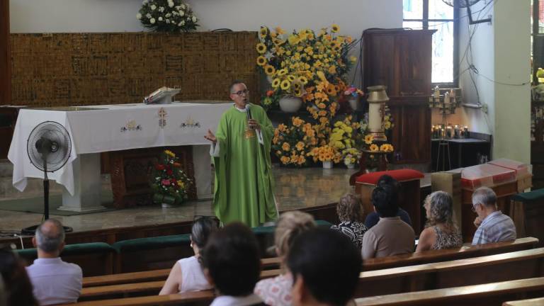 El sacerdote Ramón Serrato Ríos instó a la comunidad a asumir la corrección fraterna, reconocer los errores y entender que el crecimiento espiritual no ocurre de forma aislada.
