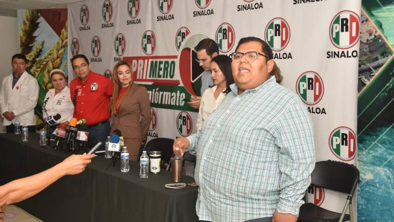 El dirigente de los jóvenes del PRI en Sinaloa, Juan Manuel García Gurrola, reclama que no son tomados en cuenta.