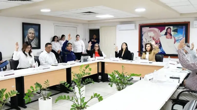 Comité estatal para revisar el programa de entrega de uniformes, útiles y calzado gratuitos en educación básica.