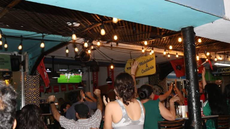 La fiesta mundialista se desata en Olas Altas con la goleada del Tri.