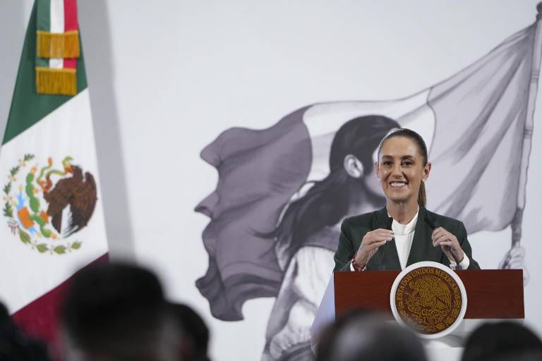 Renuncia del abogado Vidulfo Rosales al caso Ayotzinapa no modifica investigación, dice Sheinbaum