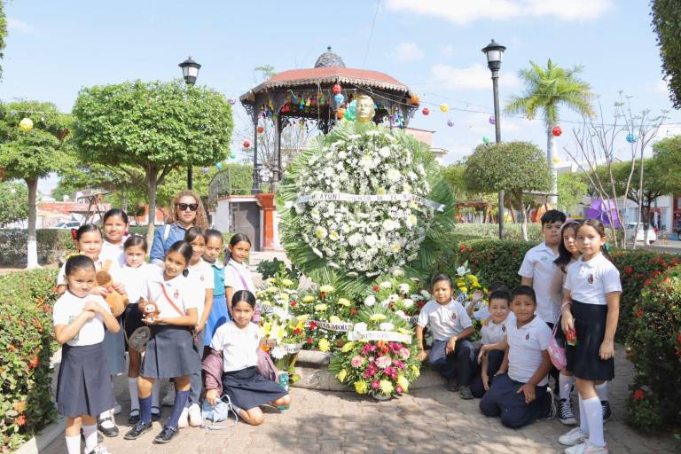 Conmemoran 115 aniversario luctuoso de Gabriel Leyva Solano, en Rosario