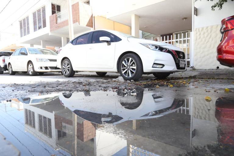 Exigen vecinos de Fraccionamiento Campo Bello, en Mazatlán, reparación de fuga de aguas negras