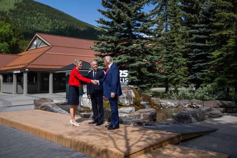 Trump se retira de la cumbre del G7 y suspende encuentro con Sheinbaum