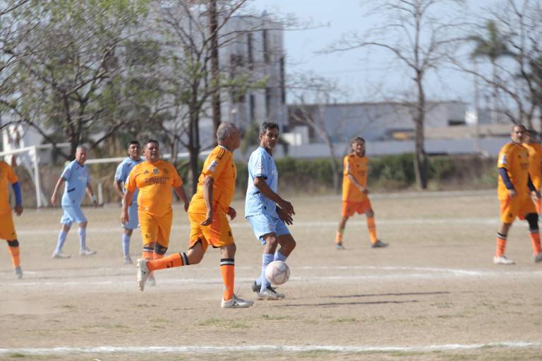 Telmex corta el servicio a Médica de la Ciudad, en Liga Veteranos Platino