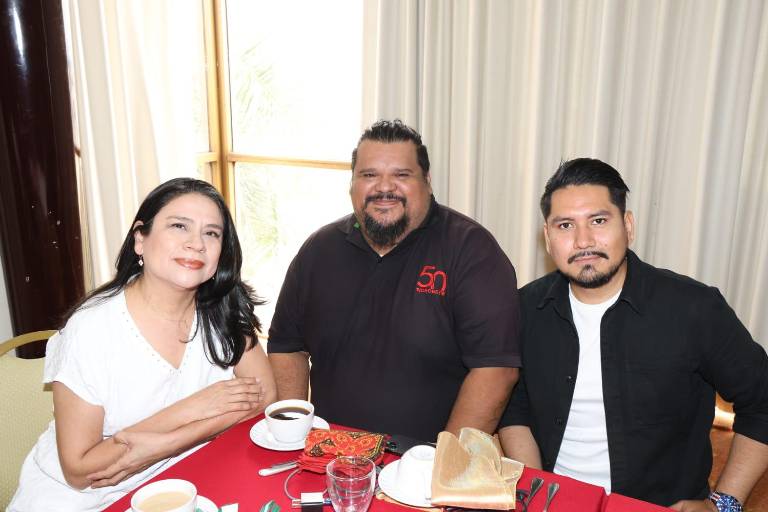 Celebran colaboradores de Noroeste, el tradicional Día del Padre