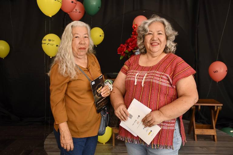 Reflexionan sobre la felicidad y la muerte en Eclipse Total