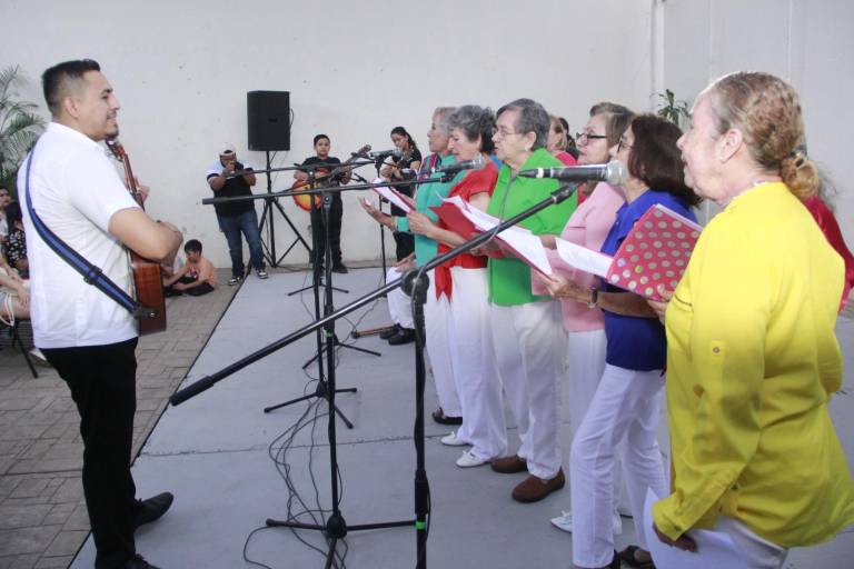 Invitan a los Talleres Artísticos permanentes de Casa Achoy