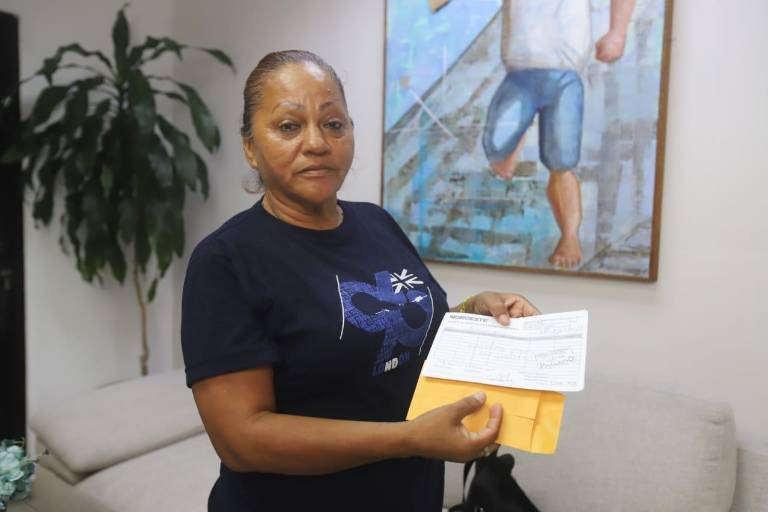 Llega apoyo económico a la madre de San Juanita en Mazatlán