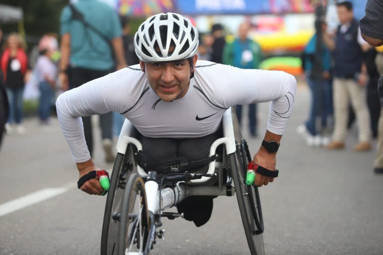 Marco Antonio Caballero y Martín Rivera destacan en las categorías de capacidades especiales del Maratón Mazatlán