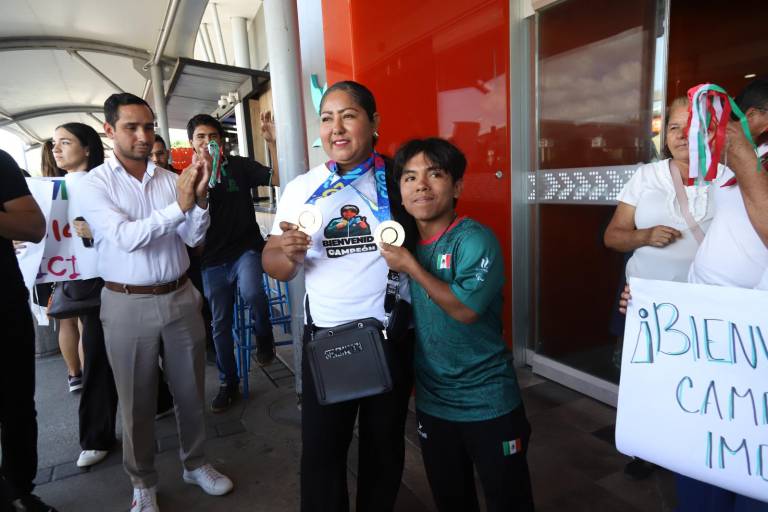 Mazatlán recibe con fiesta a Sigi Sergio David Cruz, doble medallista de oro en Chile 2025