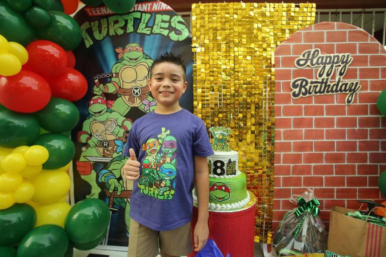 Ángel Miguel festeja su cumpleaños con ‘Las Tortugas Ninja’