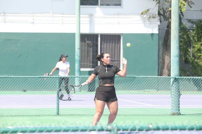 Entran en acción las damas en Copa Amstel de Tenis