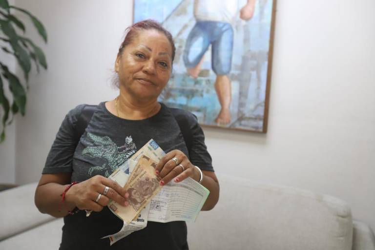 Recibe San Juanita un donativo de mil 500 pesos por dos lectores de Noroeste