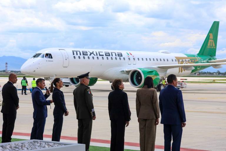 Recibe Sheinbaum primera de 20 aeronaves Embraer E195-E2 para Mexicana de Aviación