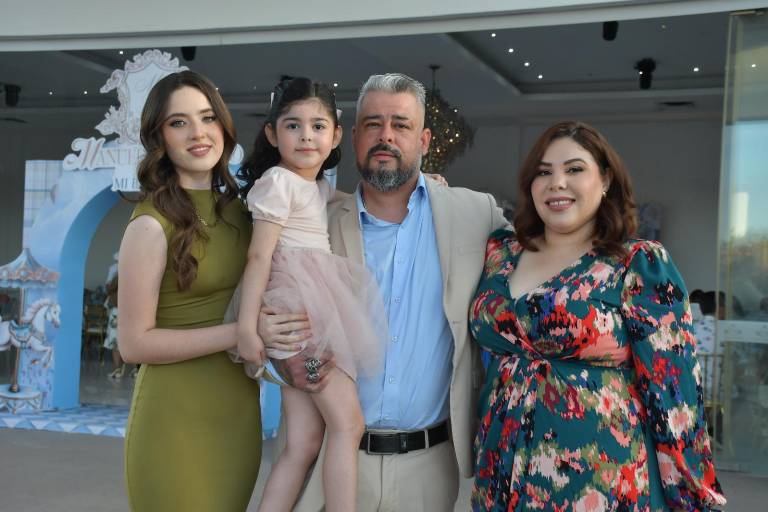 Recibe Manuel Roberto el sagrado Sacramento del Bautismo