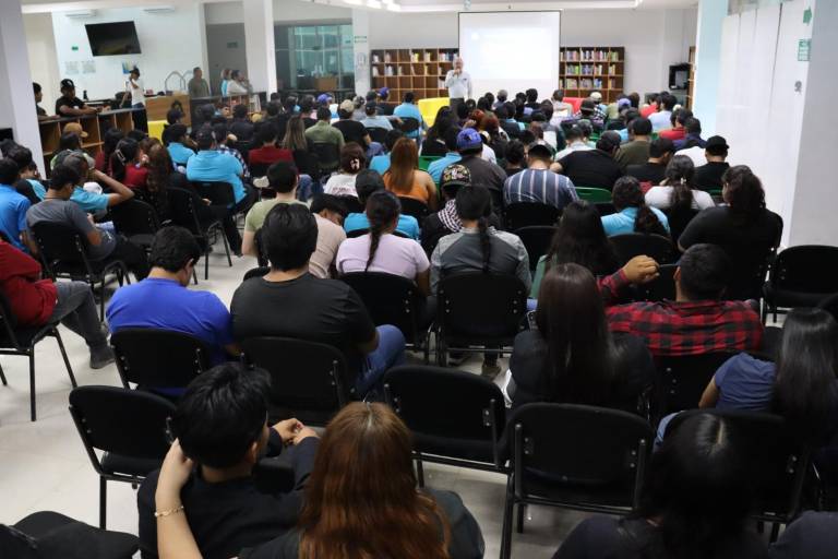 En la Universidad Tecnológica de Escuinapa, clausura rector la Semana Estatal del Conocimiento 2025