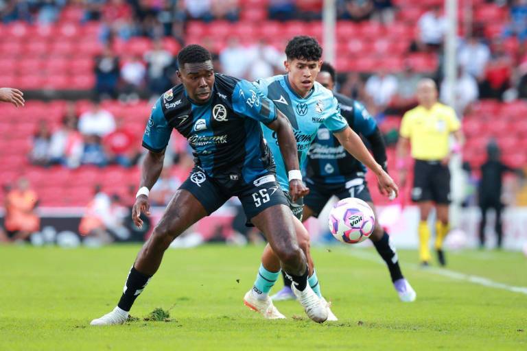 Querétaro remonta y vence al Puebla en casa