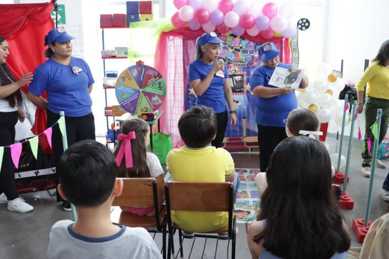 Exponen creatividad magisterial en La Feria de las Ciencias 2025