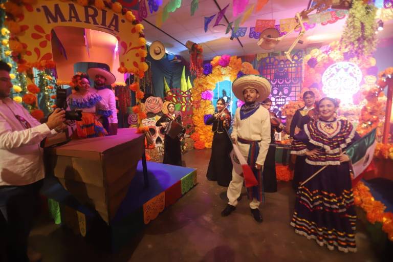 El Gran Acuario Mazatlán promueve para este mes Patria y Tradiciones