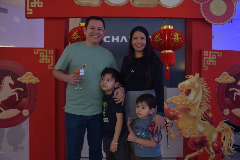 Admiran clientes las nuevas unidades que presenta Changan Culiacán