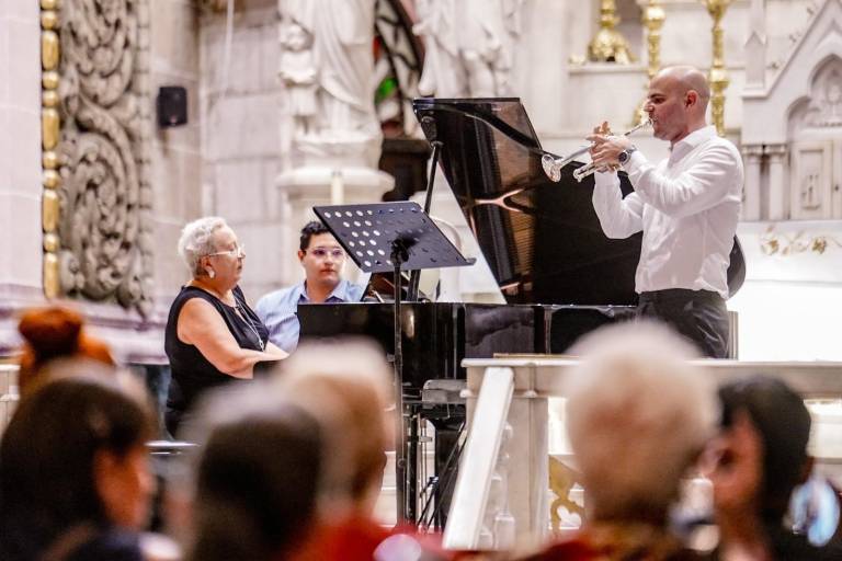 Vibra Mazatlán con el sonido del piano y los metales en Catedral