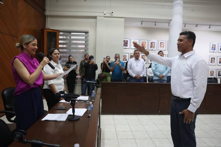 Estrella Palacios toma protesta a Ezequiel Mora, nuevo director del Imdem