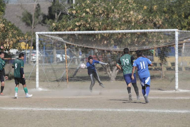 Colonia López Mateos cierra en la cima de Veteranos Diamante