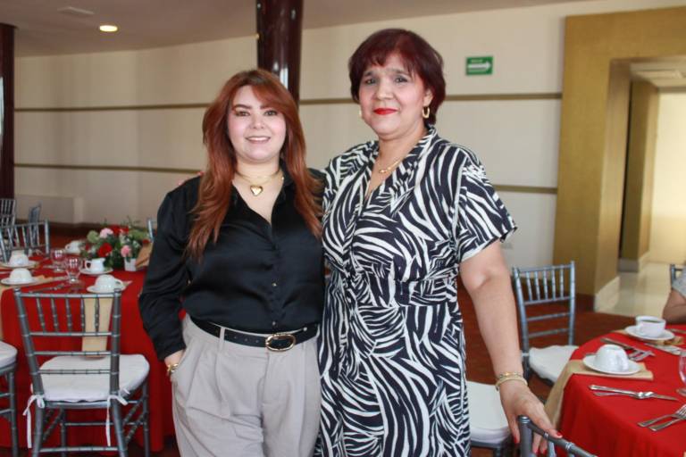Honran la trayectoria laboral de Laura Sánchez, tras 29 años de trabajo en Grupo Noroeste