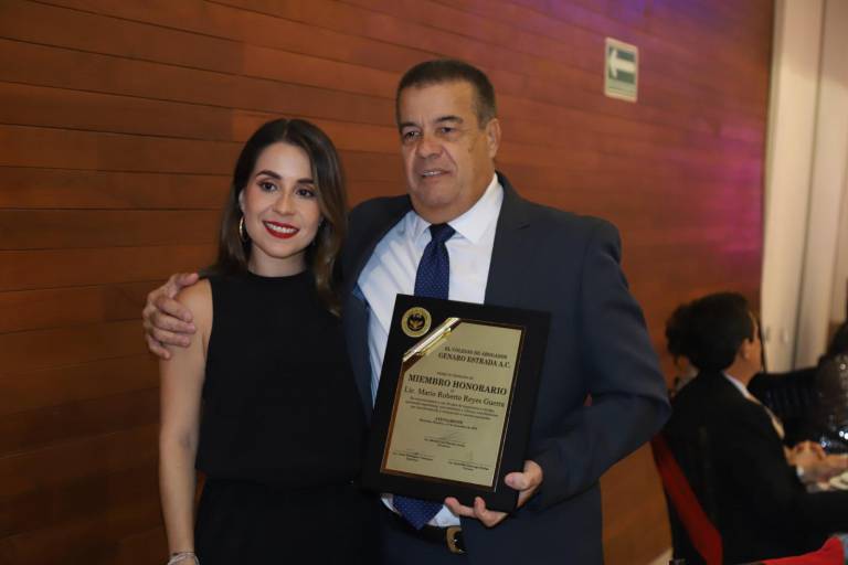 Martín Luis Morales rinde protesta como presidente de los abogados