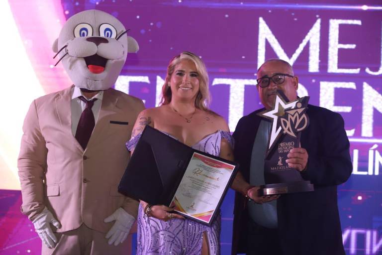 Entrenadores Karen Aguirre y Juan Manuel Viera ganan el Premio Municipal del Deporte 2025