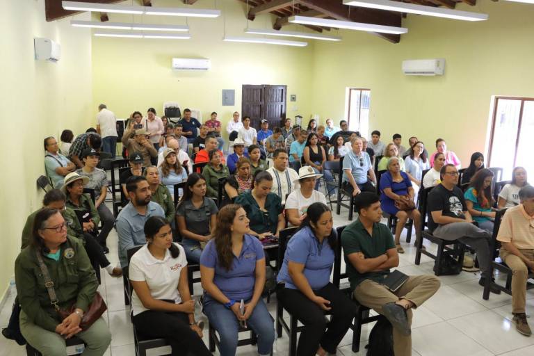 Prestadores de servicios turísticos reciben capacitación en Rosario