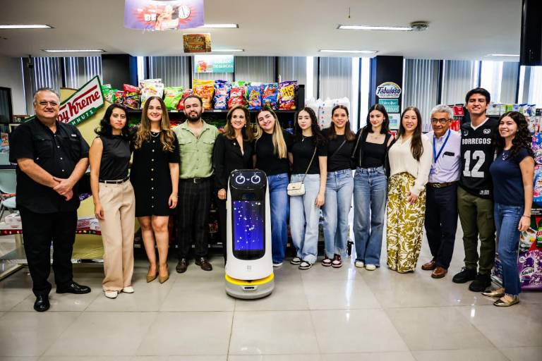 Presenta Tec de Monterrey en Culiacán a Findy, un robot con inteligencia artificial que mejora la atención al cliente