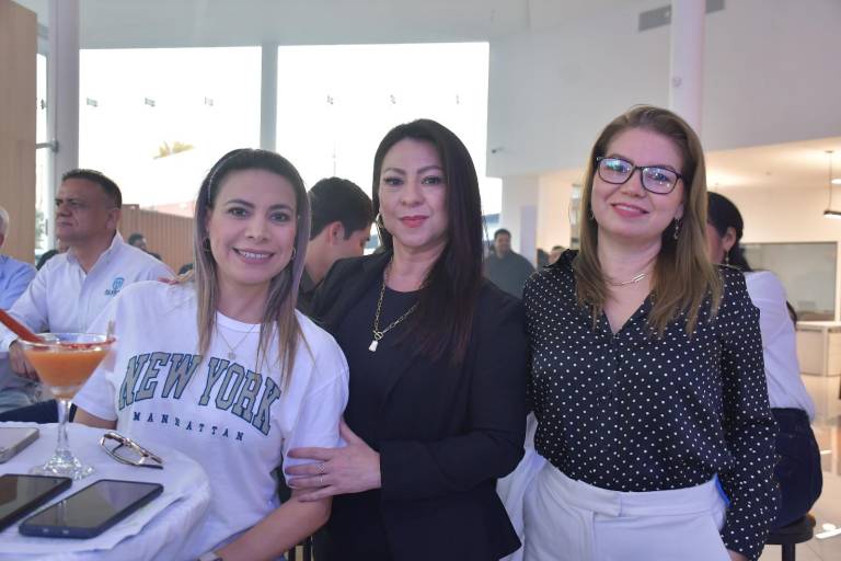 Admiran clientes las nuevas unidades que presenta Changan Culiacán